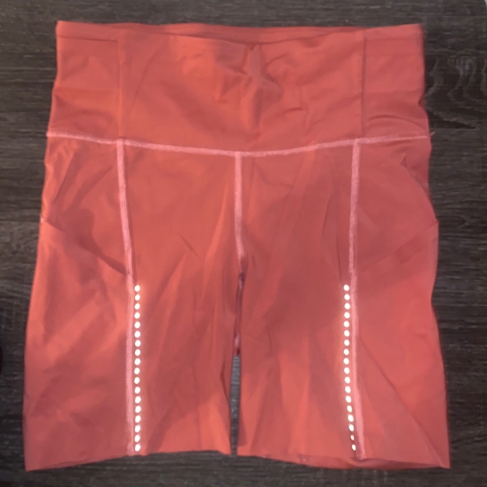Lululemon Mauve Biker shorts 6” Size 6.